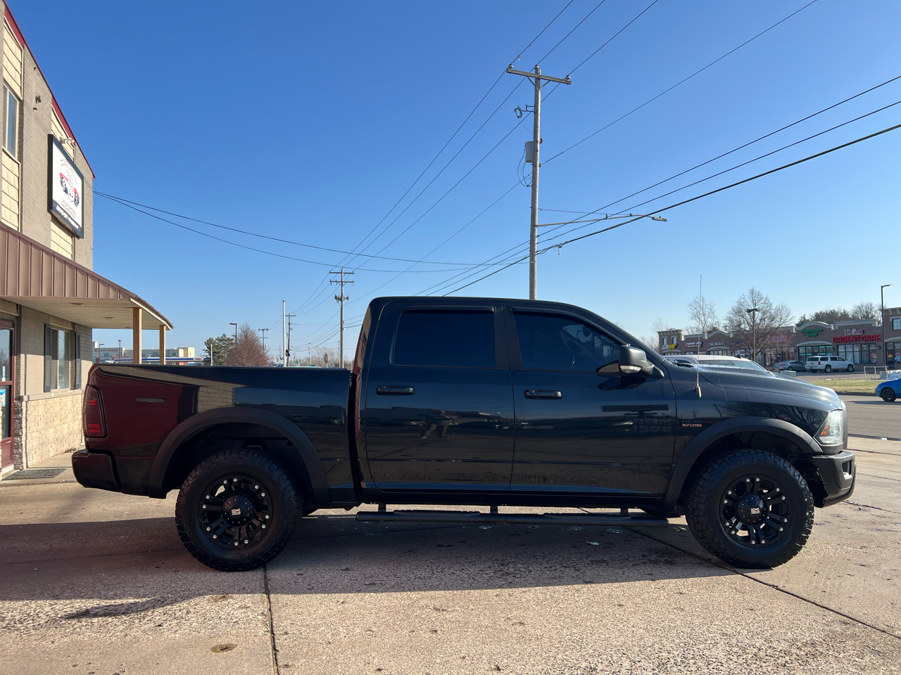 RAM 1500 4WD Crew Cab 140.5" Rebel 2016
