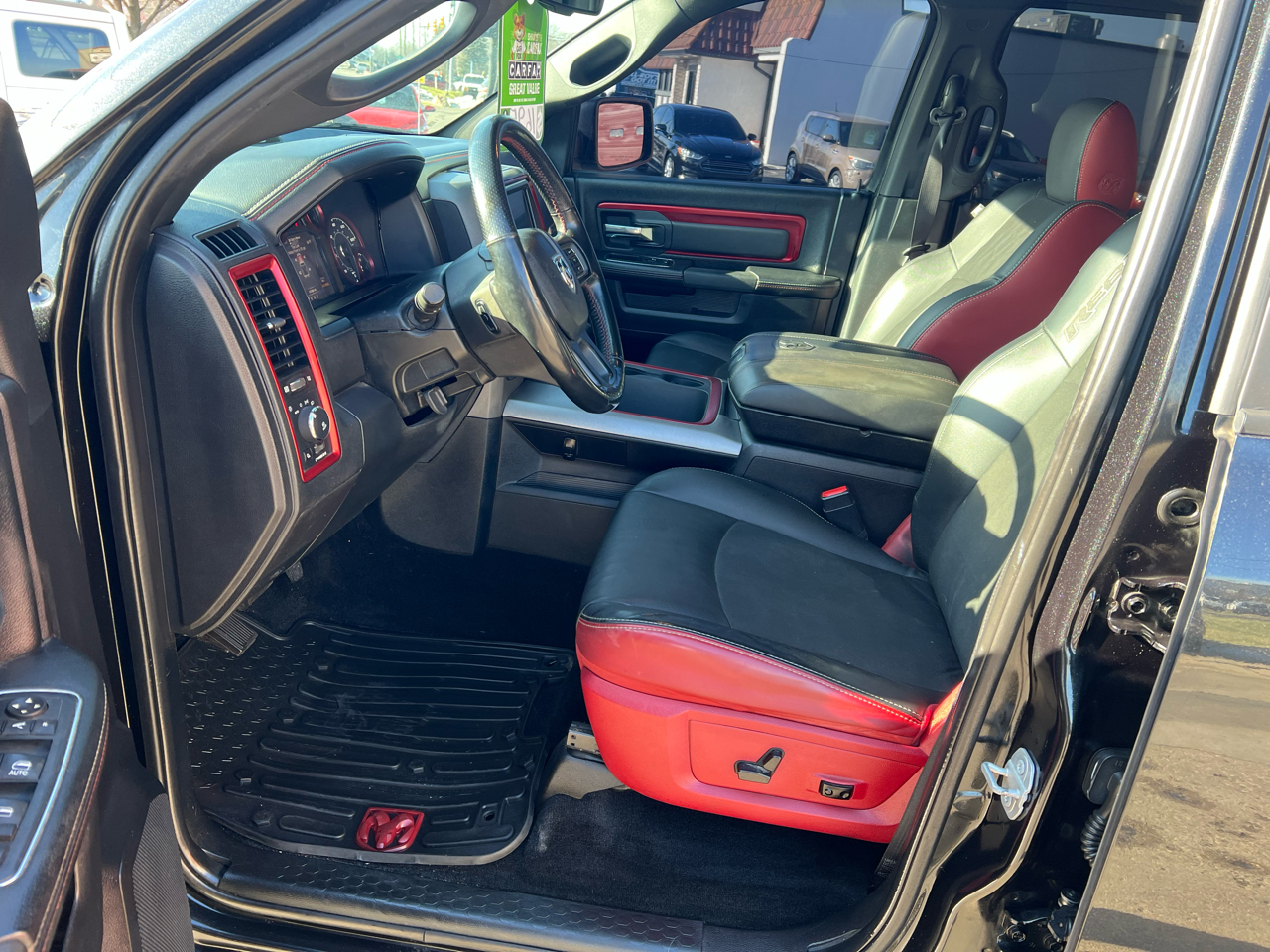 RAM 1500 4WD Crew Cab 140.5" Rebel 2016