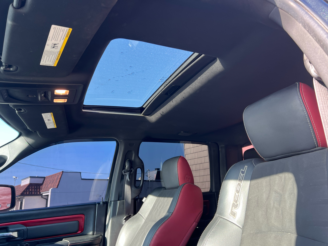 RAM 1500 4WD Crew Cab 140.5" Rebel 2016