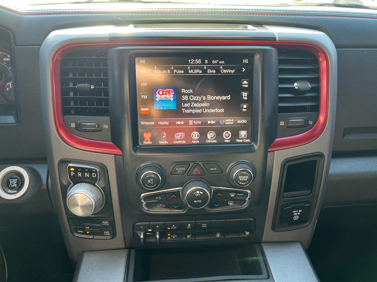 RAM 1500 4WD Crew Cab 140.5" Rebel 2016