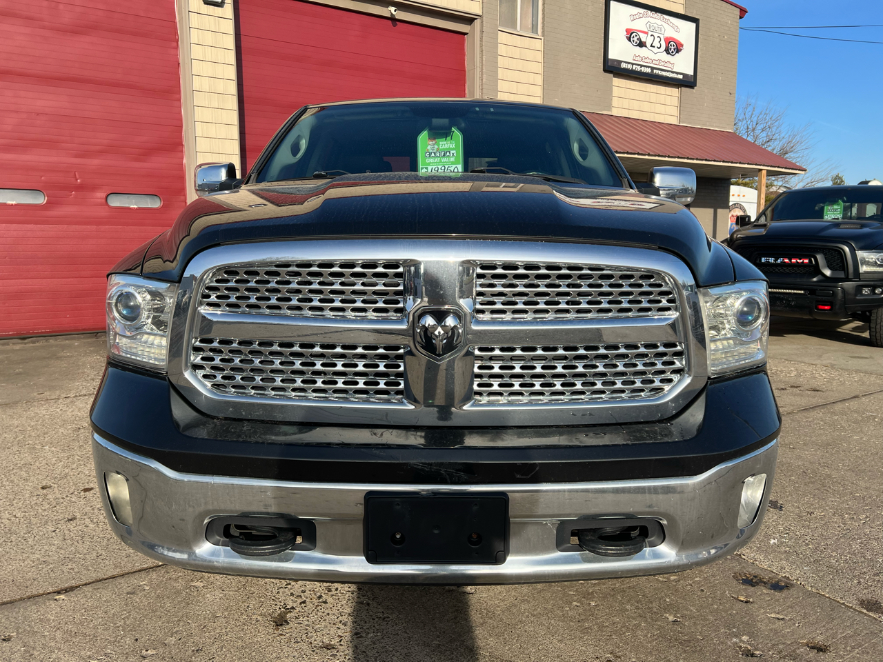 RAM 1500 4WD Crew Cab 140.5" Laramie 2017