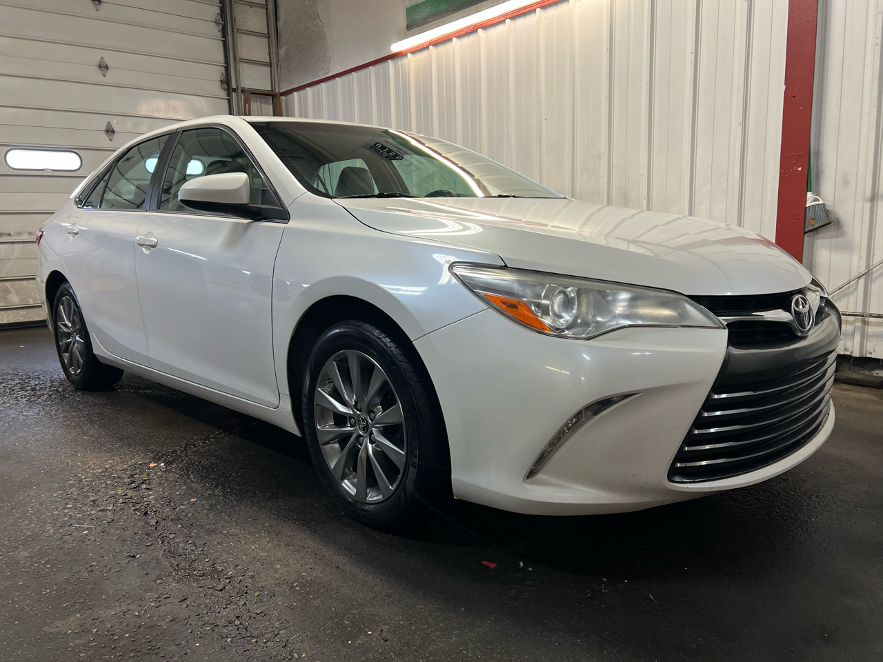 Toyota Camry 4dr Sdn I4 Auto SE w/Special Edition Pkg (Natl) 2016
