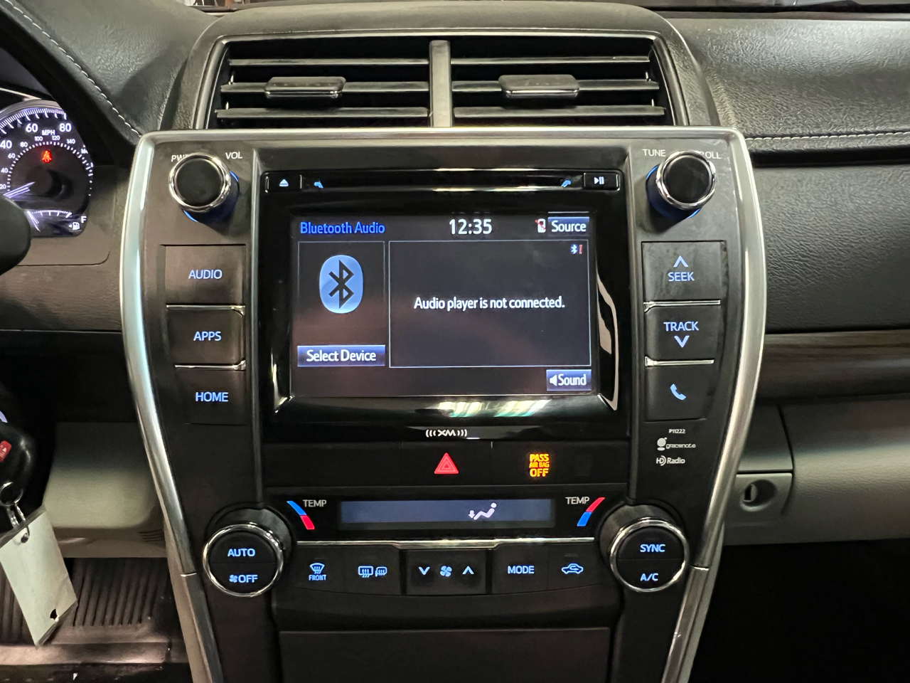 Toyota Camry 4dr Sdn I4 Auto SE w/Special Edition Pkg (Natl) 2016