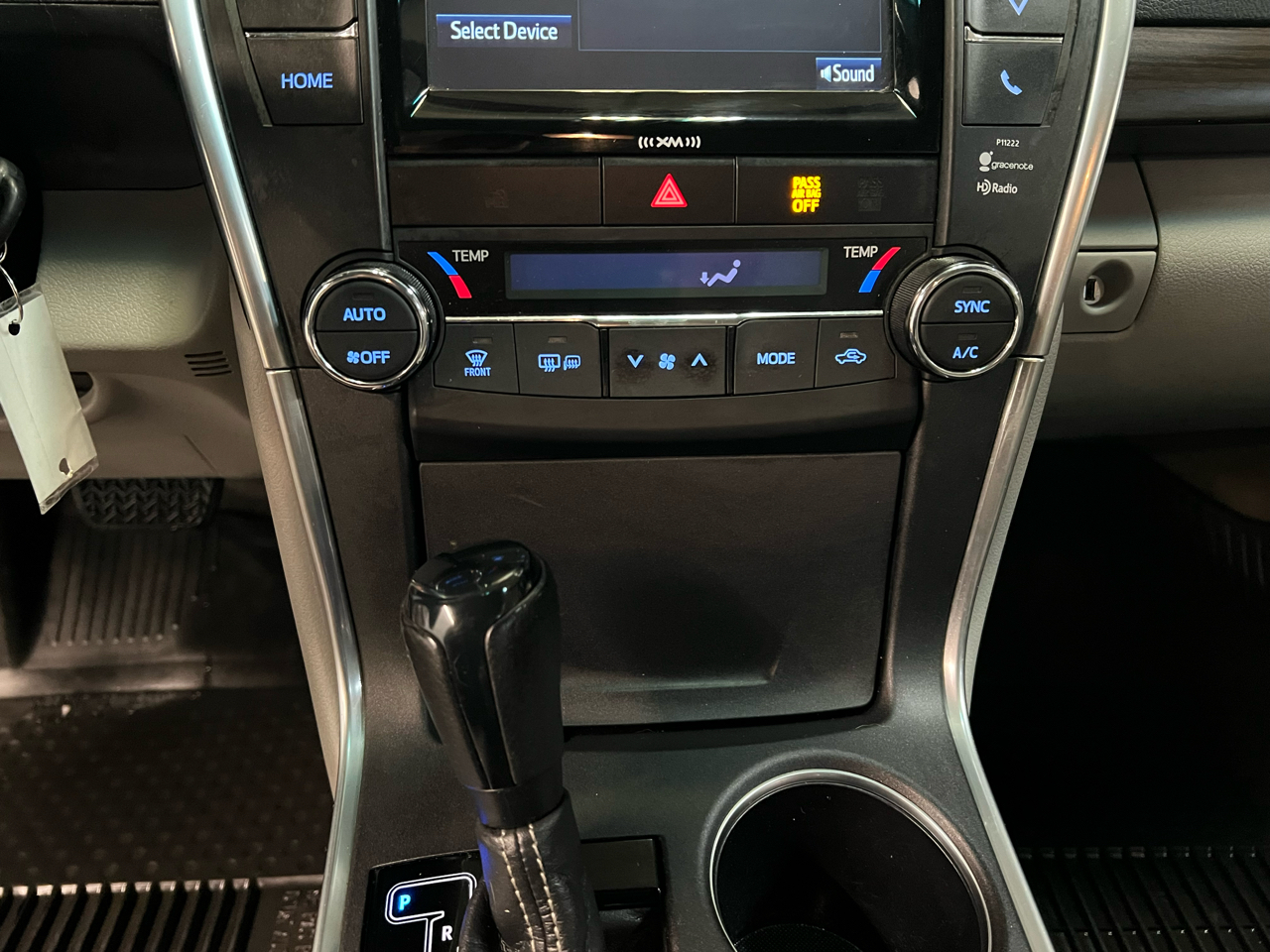 Toyota Camry 4dr Sdn I4 Auto SE w/Special Edition Pkg (Natl) 2016