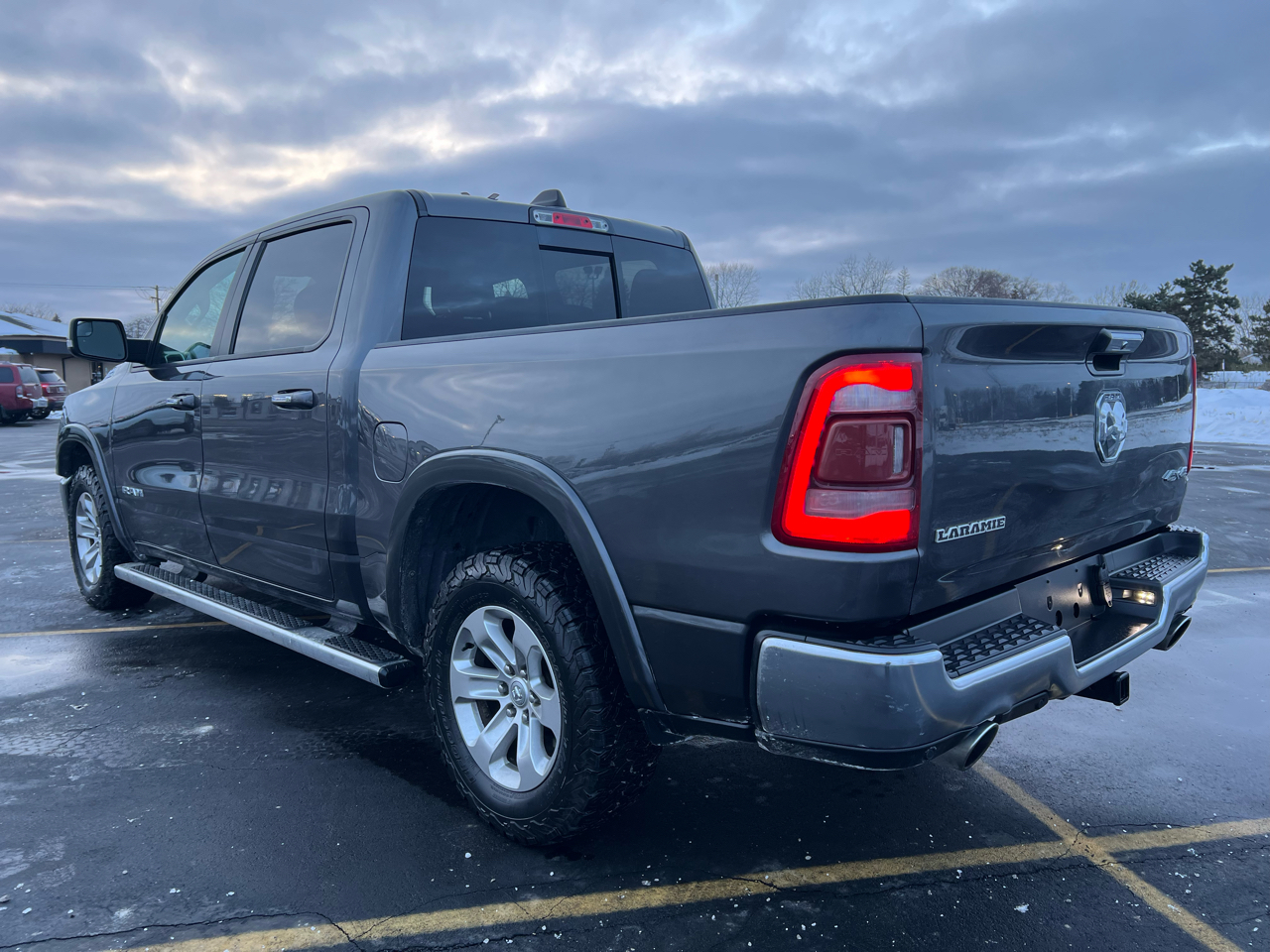 RAM 1500 Laramie 4x4 Crew Cab 5'7" Box 2019