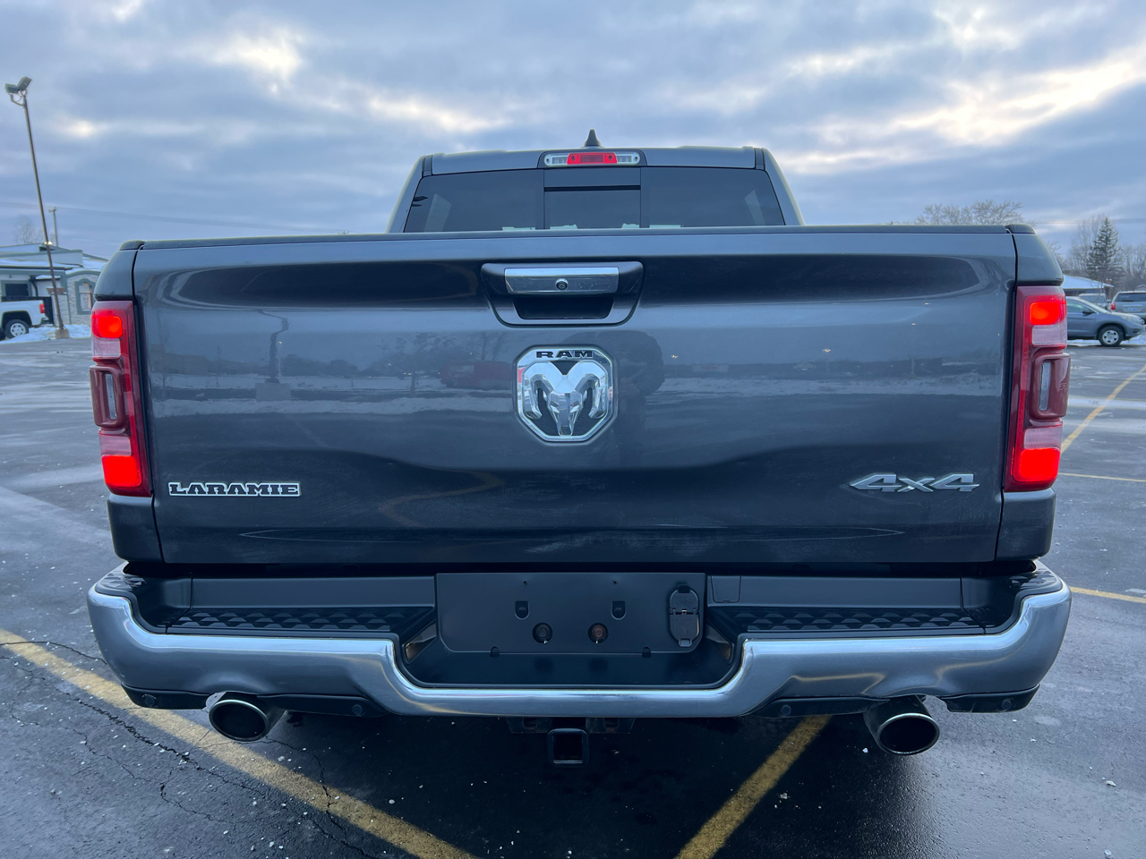 RAM 1500 Laramie 4x4 Crew Cab 5'7" Box 2019