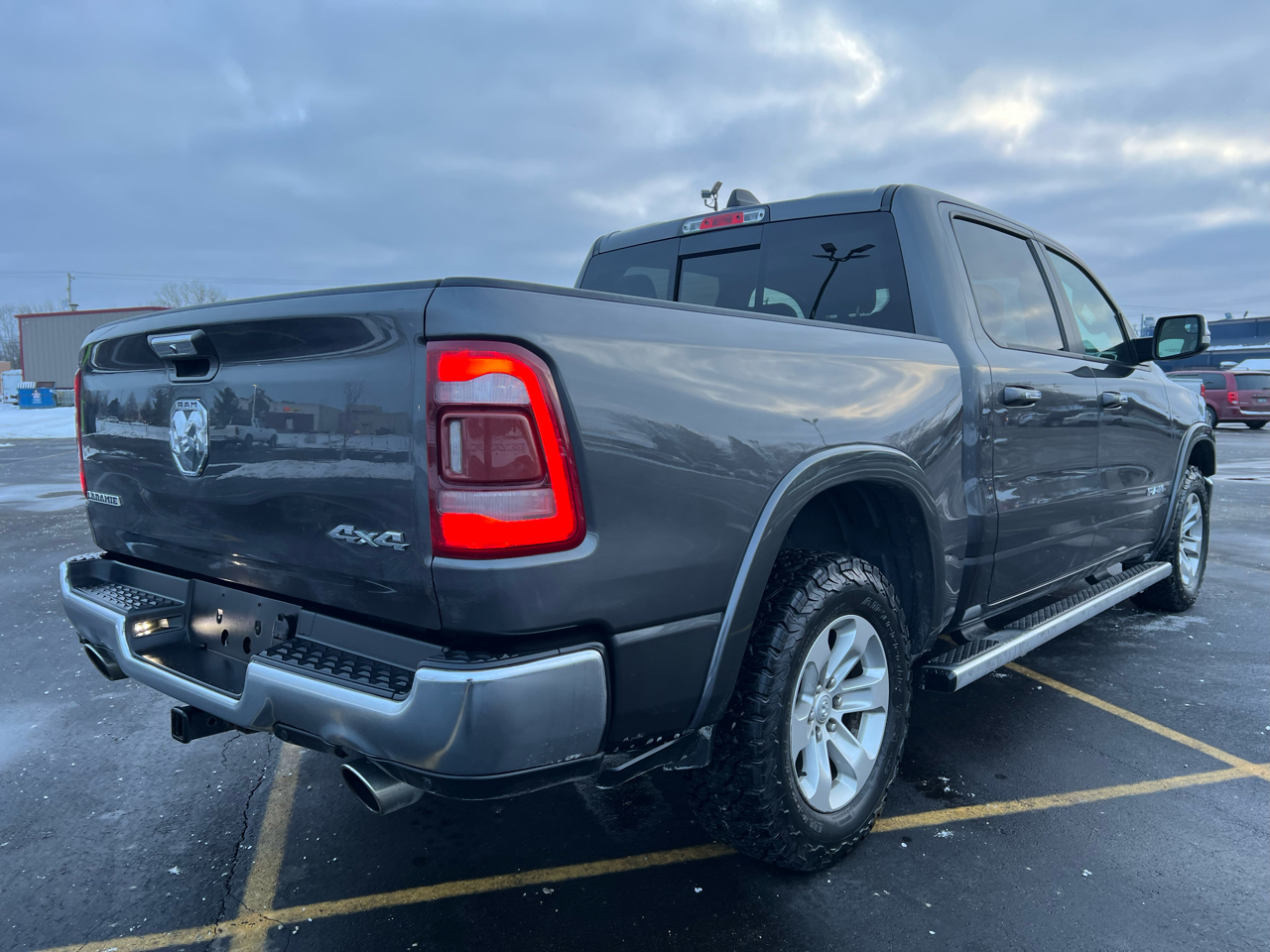RAM 1500 Laramie 4x4 Crew Cab 5'7" Box 2019