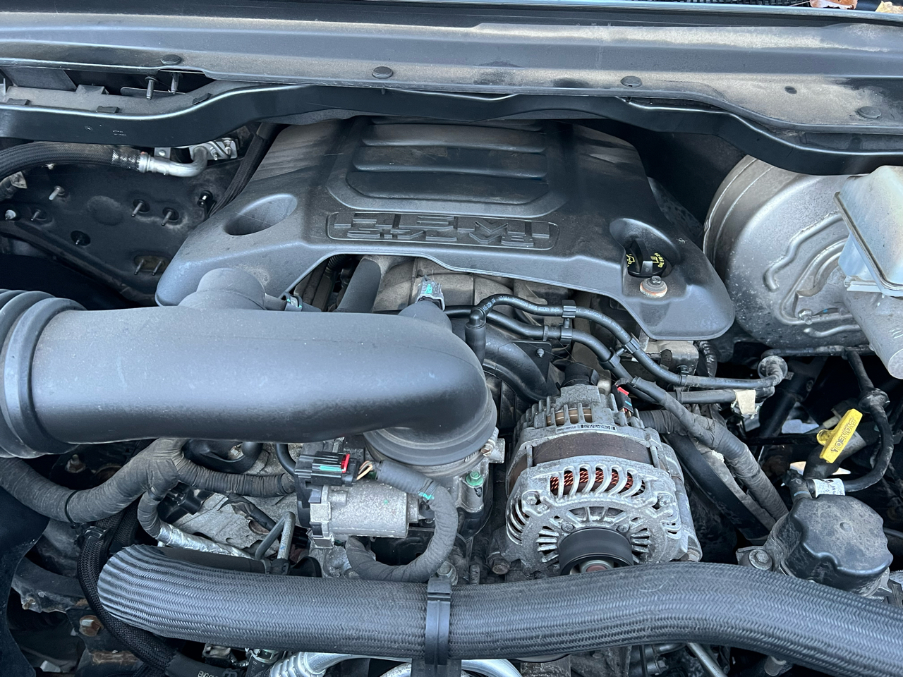 RAM 1500 Laramie 4x4 Crew Cab 5'7" Box 2019