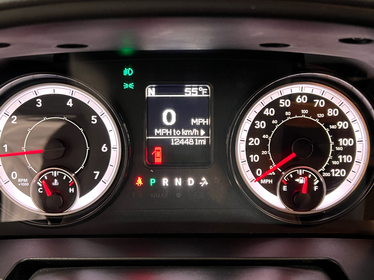 RAM 1500 Express 4x4 Crew Cab 5'7" Box 2017