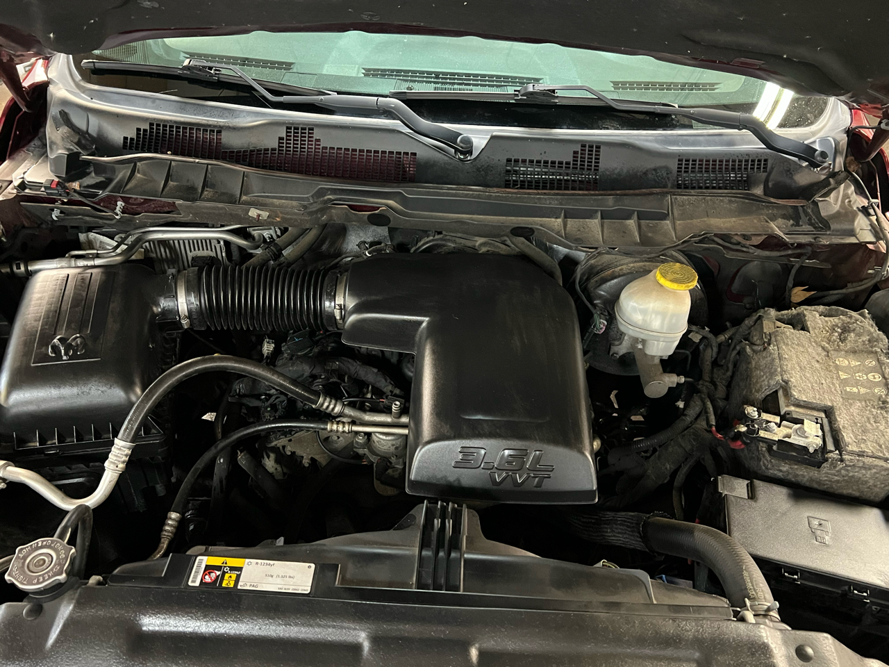 RAM 1500 Express 4x4 Crew Cab 5'7" Box 2017