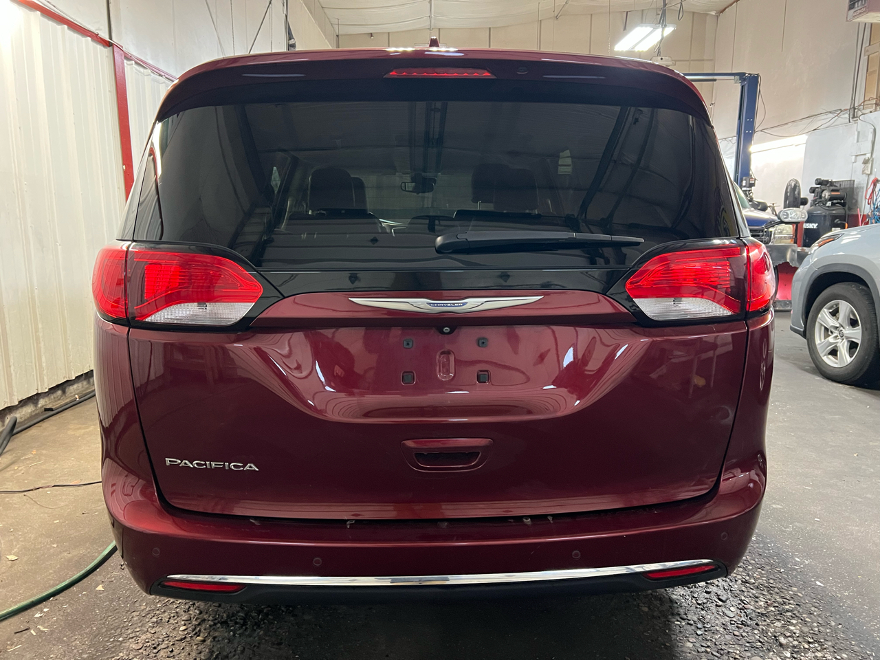 Chrysler Pacifica Touring L FWD 2018