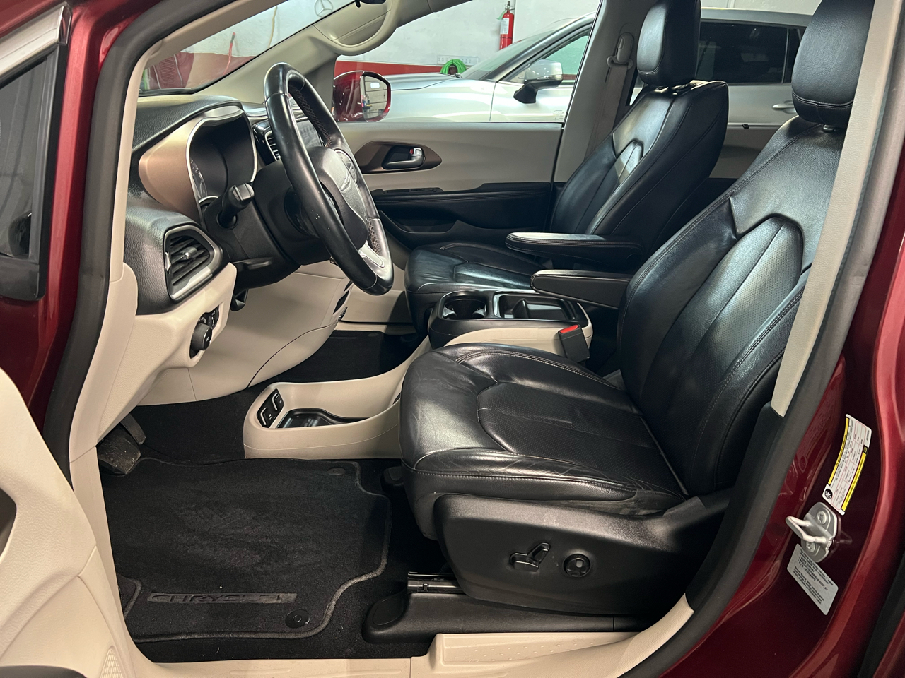 Chrysler Pacifica Touring L FWD 2018