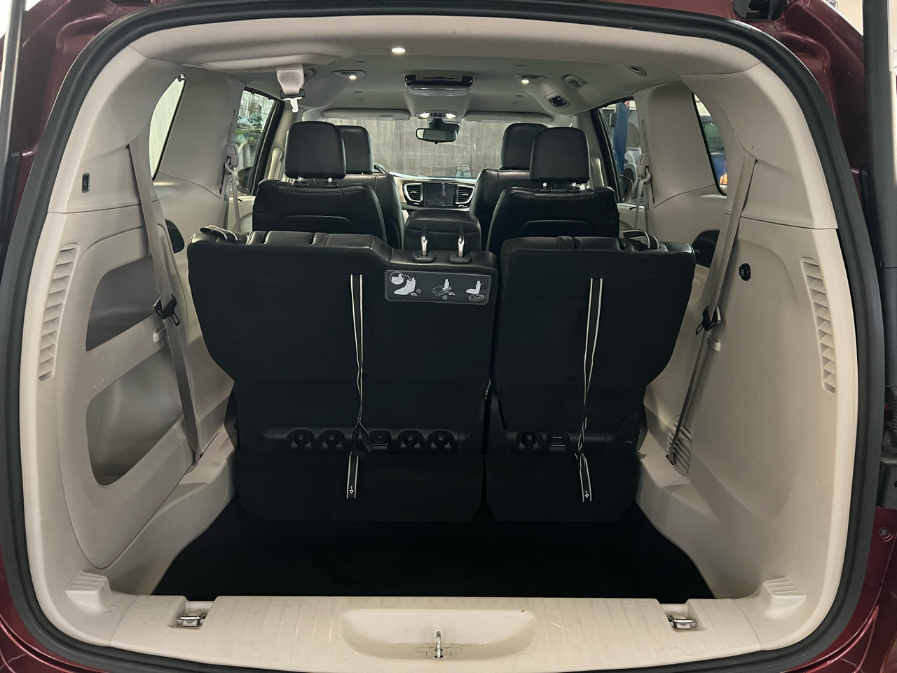 Chrysler Pacifica Touring L FWD 2018