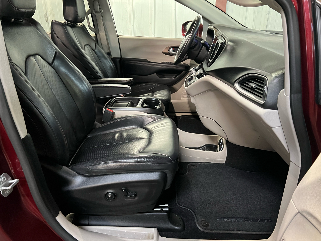 Chrysler Pacifica Touring L FWD 2018