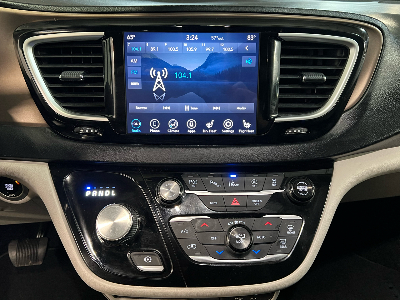 Chrysler Pacifica Touring L FWD 2018