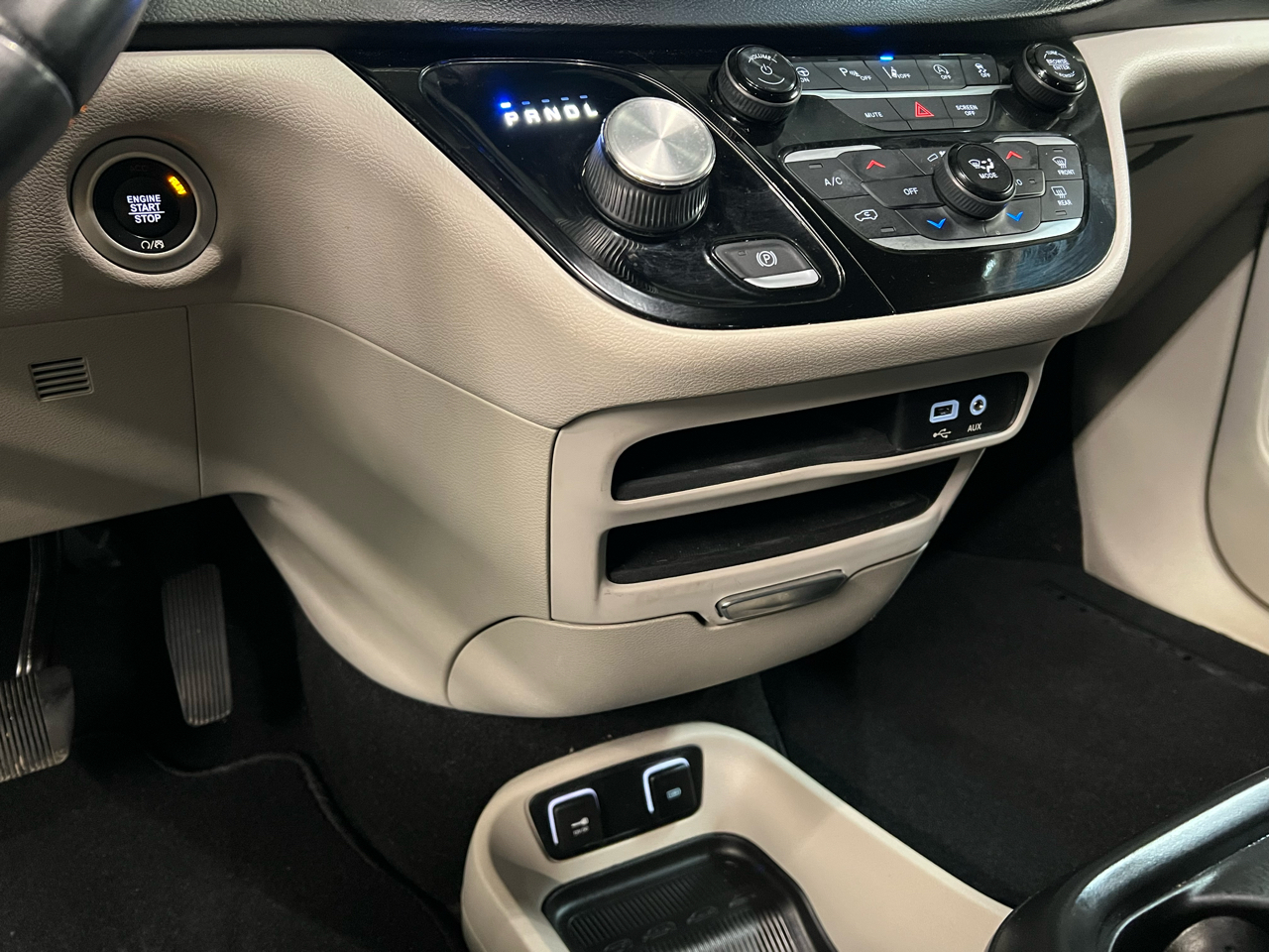 Chrysler Pacifica Touring L FWD 2018