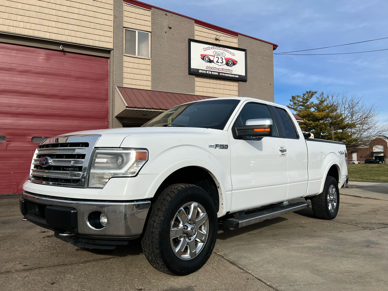 2014 Ford F-150 4WD SuperCab 145" Lariat