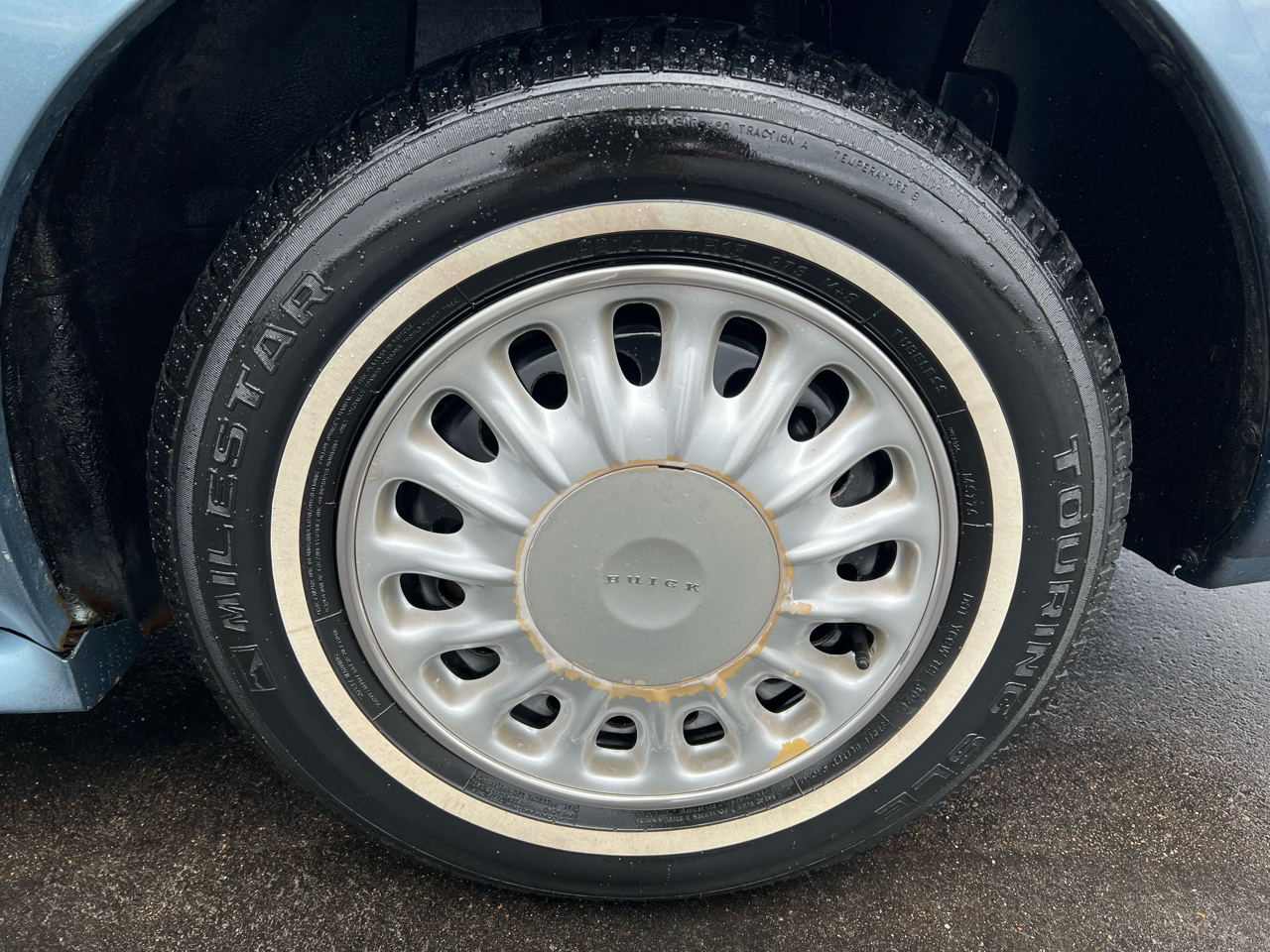 Buick LeSabre 4dr Sdn Custom 2001