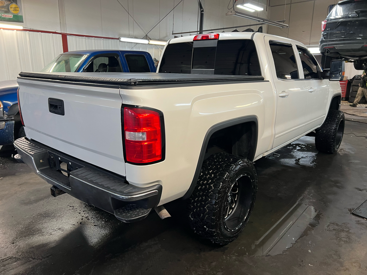 GMC Sierra 1500 4WD Crew Cab 143.5" SLE 2014