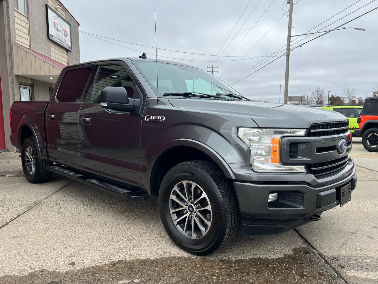 Ford F-150 XLT SuperCrew 4WD 2020