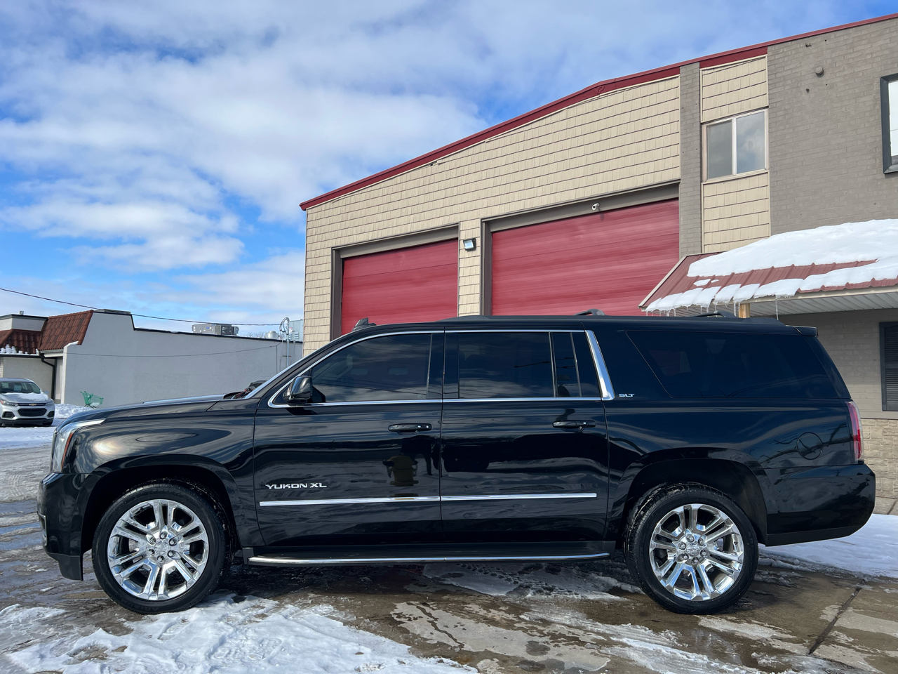 GMC Yukon XL 4WD 4dr SLT 2017