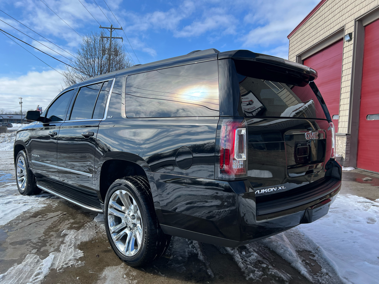 GMC Yukon XL 4WD 4dr SLT 2017