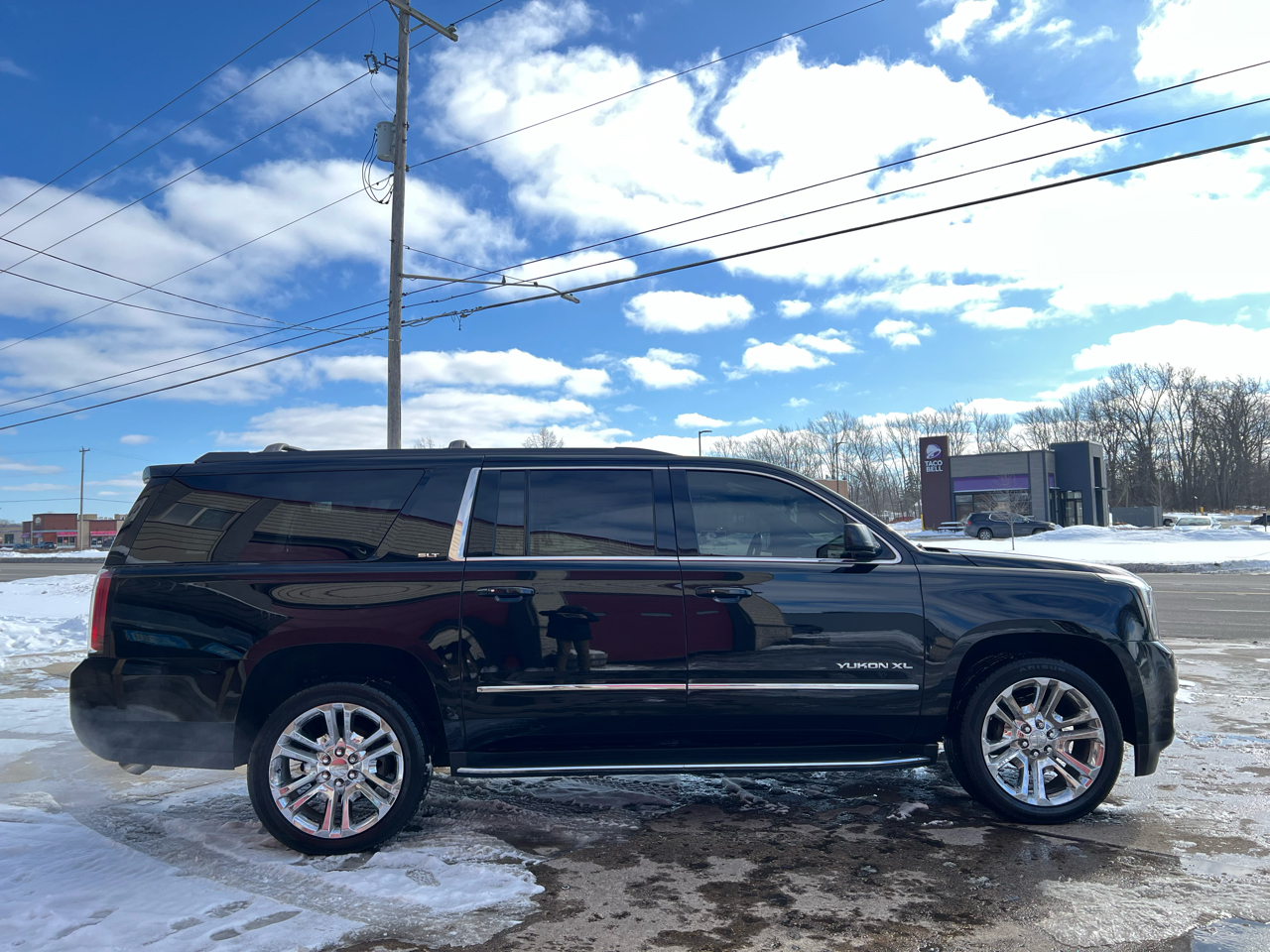 GMC Yukon XL 4WD 4dr SLT 2017