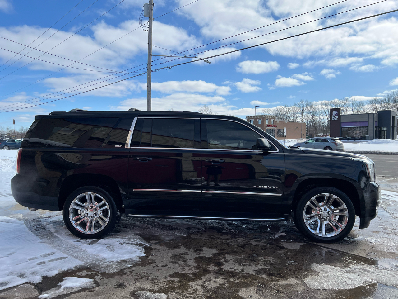 GMC Yukon XL 4WD 4dr SLT 2017