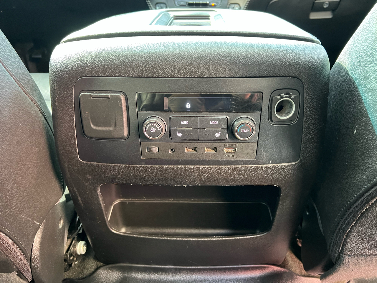 GMC Yukon XL 4WD 4dr SLT 2017