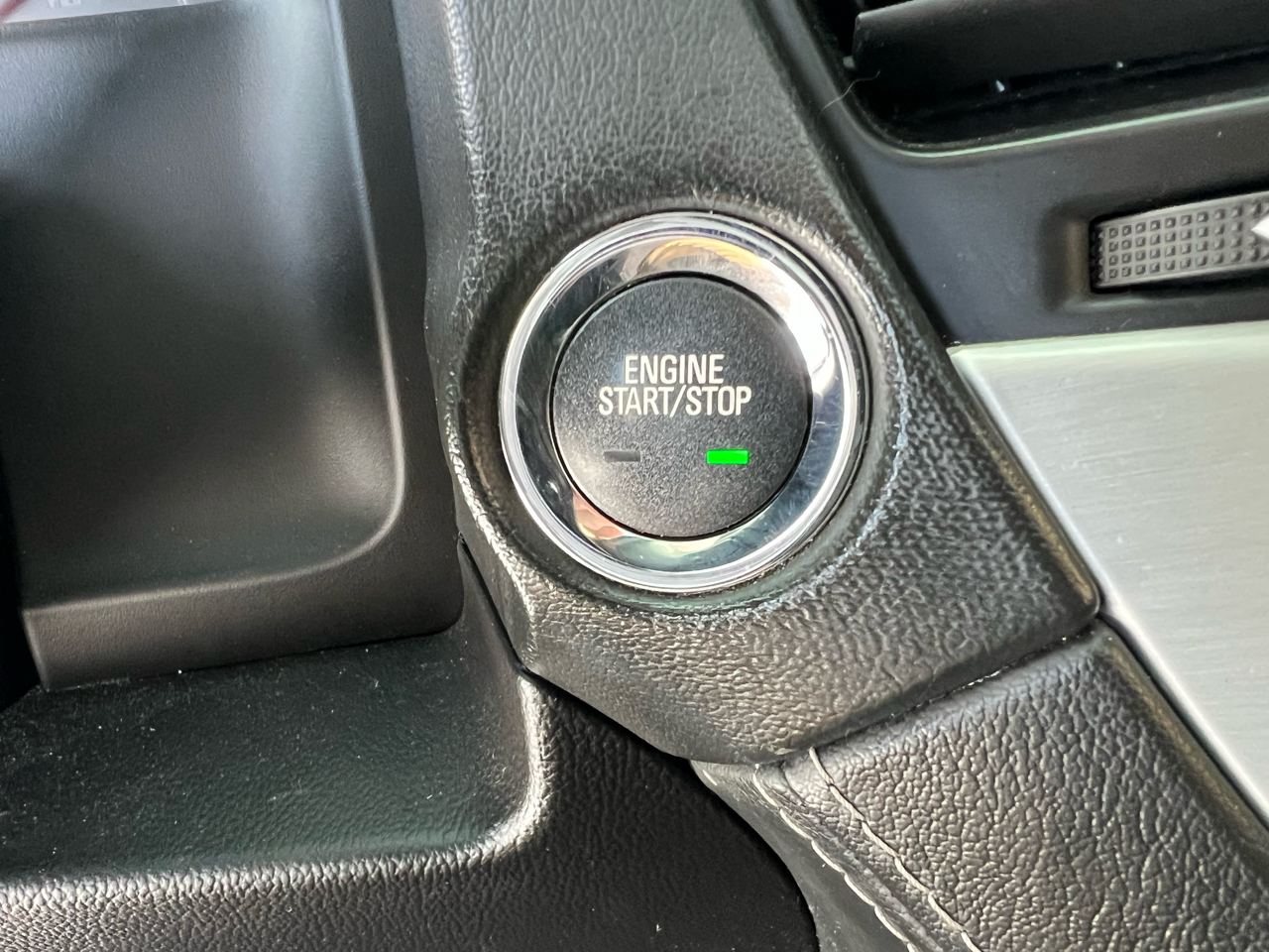 GMC Yukon XL 4WD 4dr SLT 2017