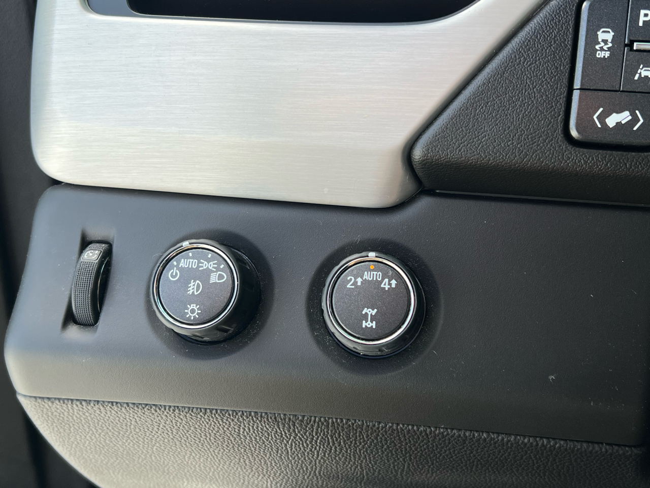 GMC Yukon XL 4WD 4dr SLT 2017