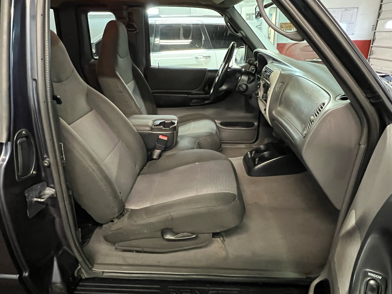 Ford Ranger 4dr Supercb 4.0L XLT FX4 Off-Rd 4WD 2003