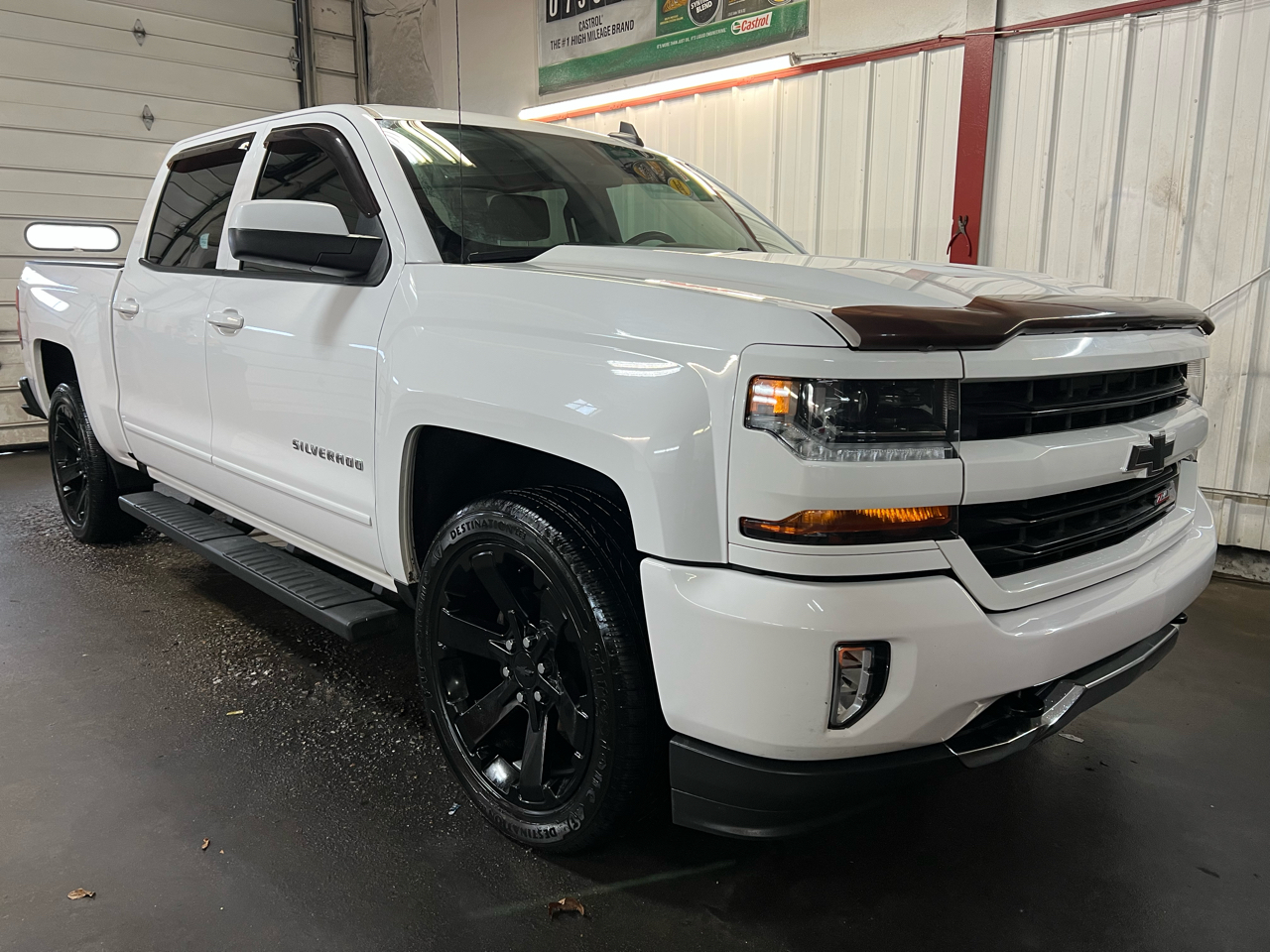 Chevrolet Silverado 1500 4WD Crew Cab 143.5" LT w/2LT 2018