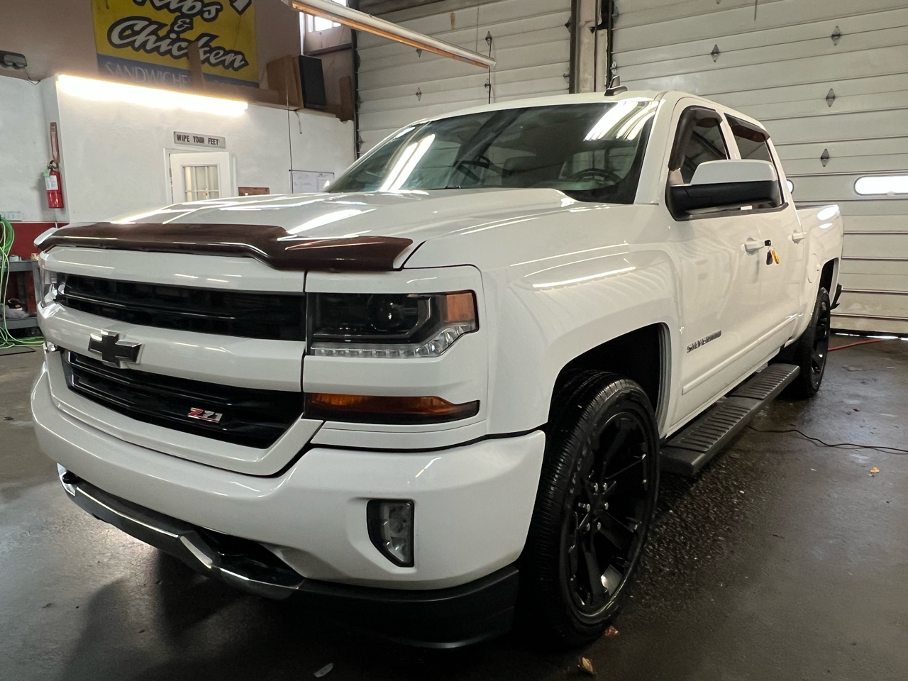 Chevrolet Silverado 1500 4WD Crew Cab 143.5" LT w/2LT 2018