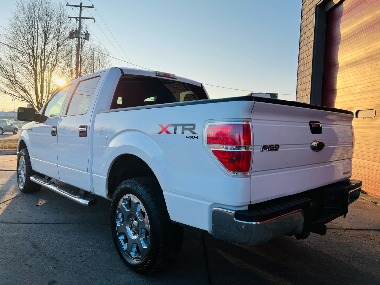 Ford F-150 4WD SuperCrew 145" Platinum 2011