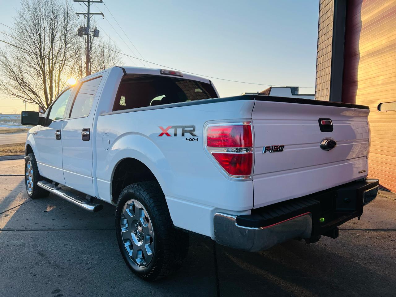 Ford F-150 4WD SuperCrew 145" Platinum 2011