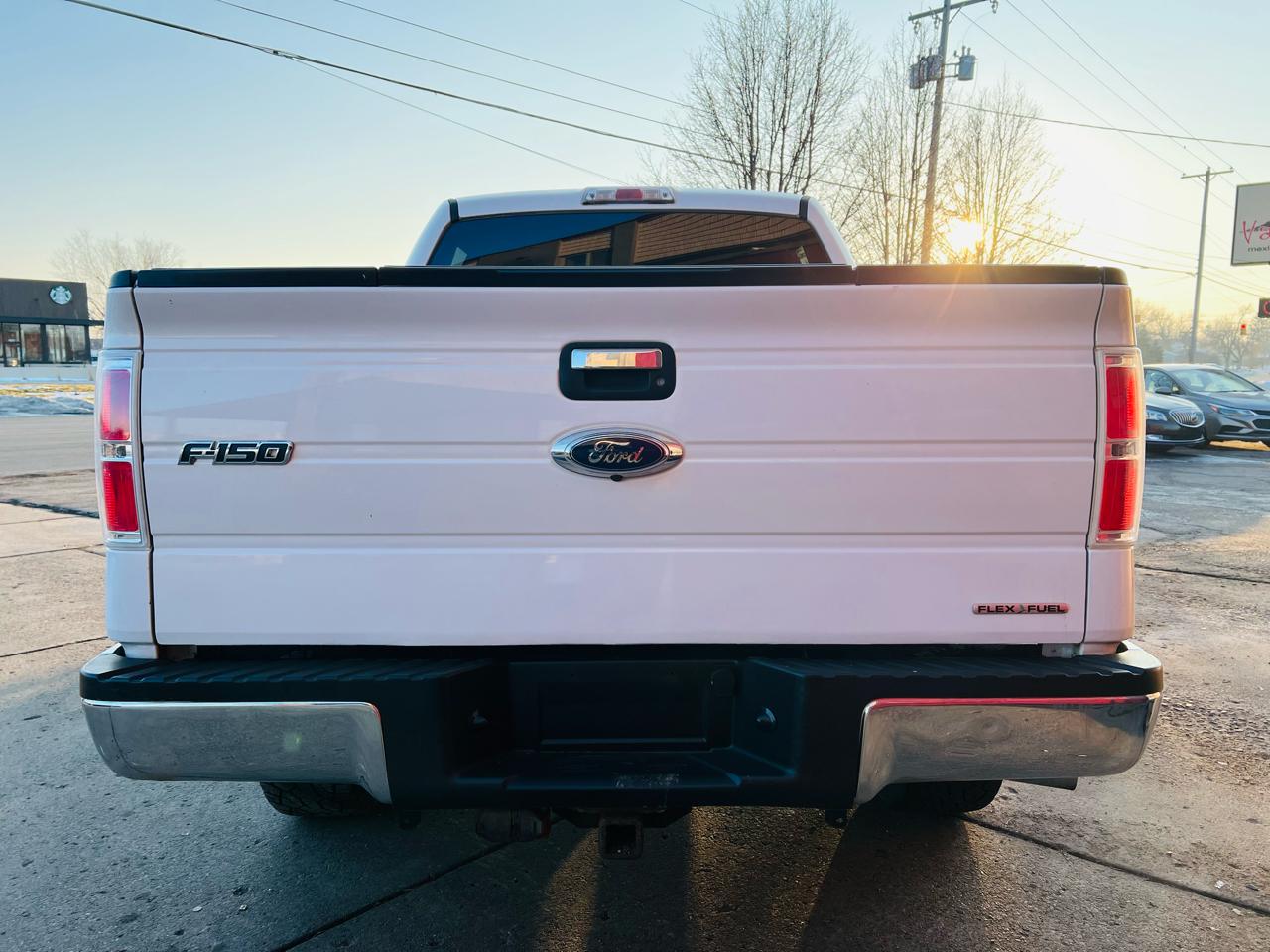 Ford F-150 4WD SuperCrew 145" Platinum 2011