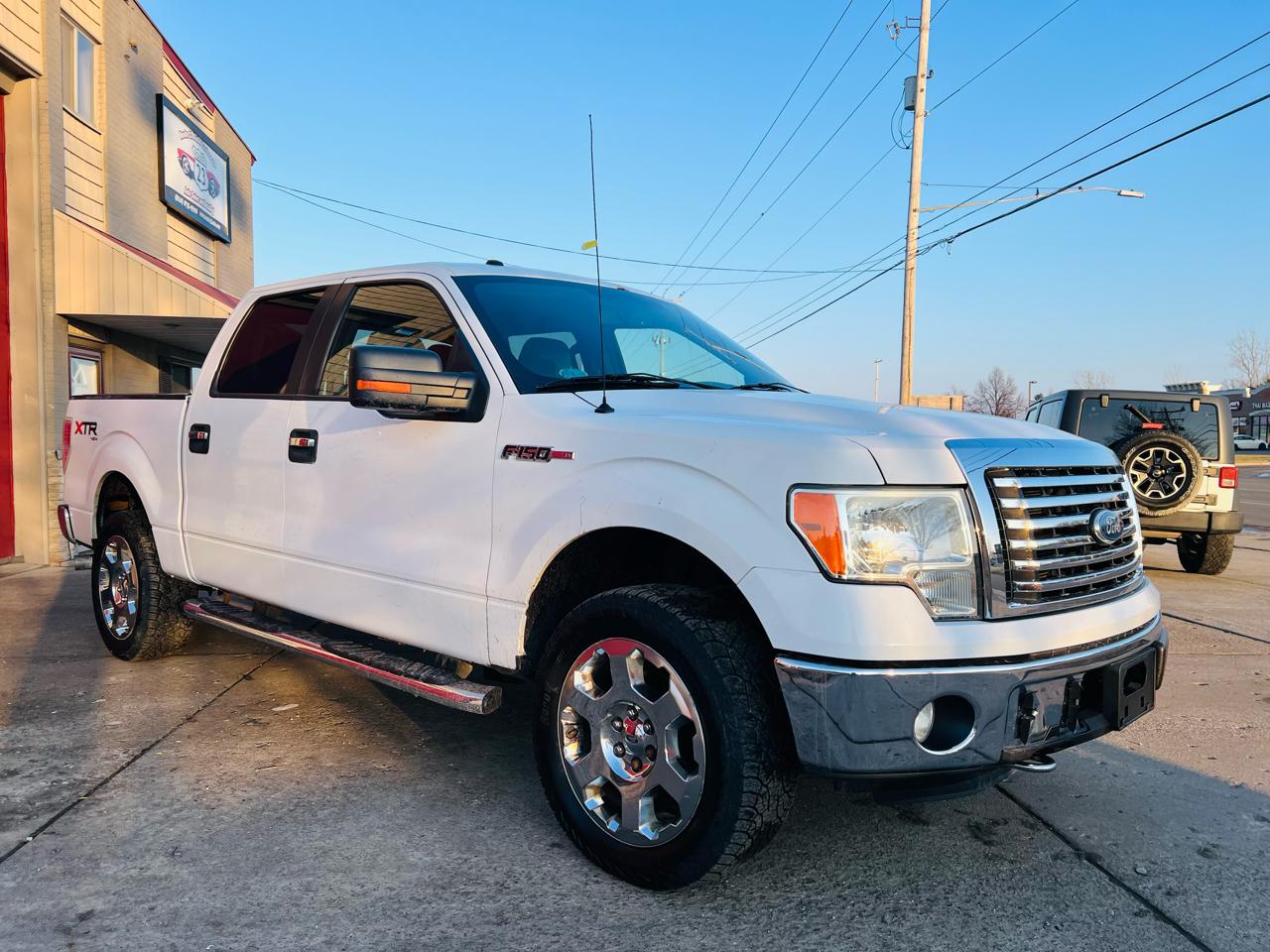 Ford F-150 4WD SuperCrew 145" Platinum 2011