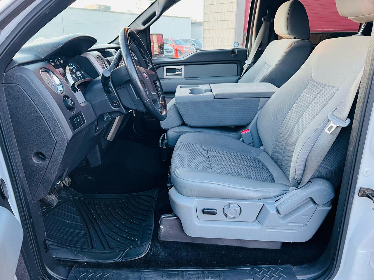 Ford F-150 4WD SuperCrew 145" Platinum 2011