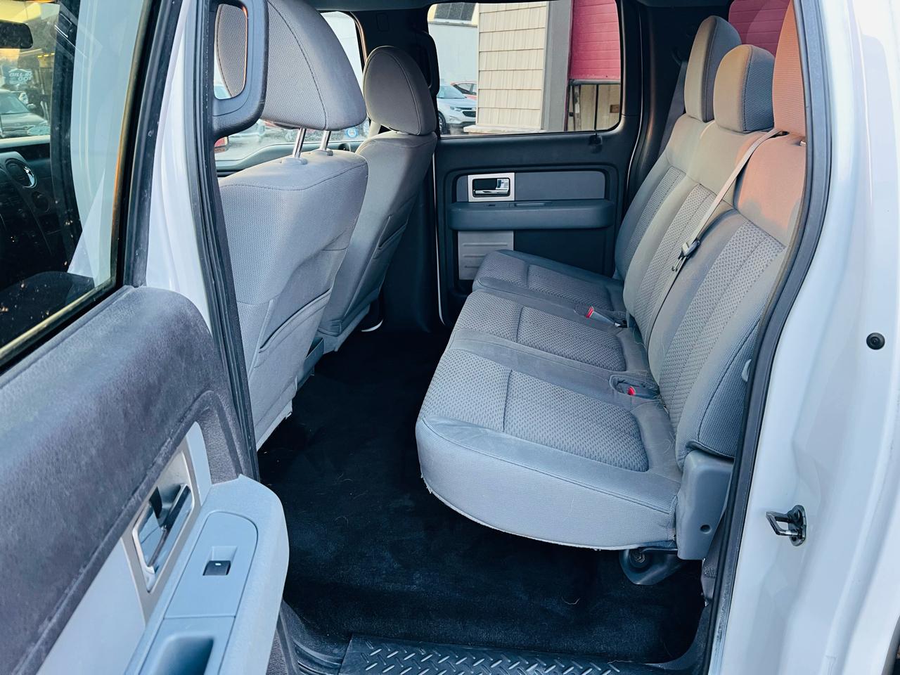 Ford F-150 4WD SuperCrew 145" Platinum 2011