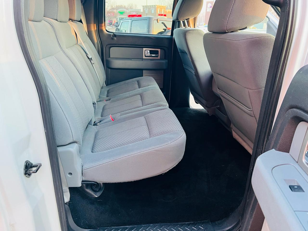 Ford F-150 4WD SuperCrew 145" Platinum 2011