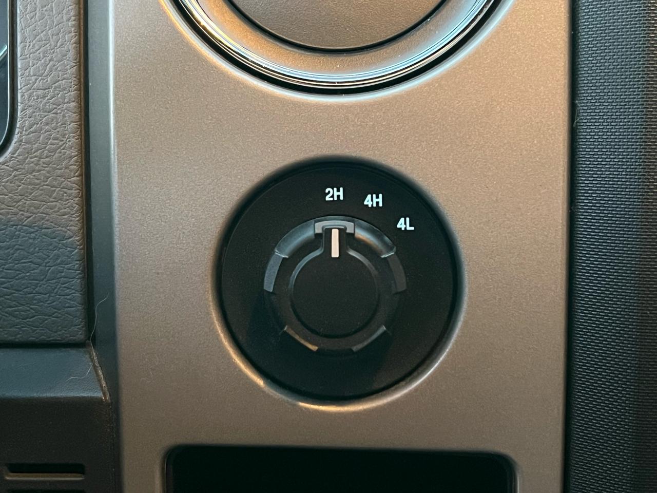 Ford F-150 4WD SuperCrew 145" Platinum 2011