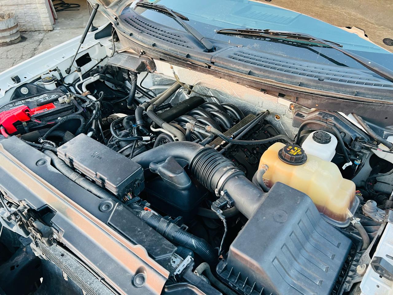 Ford F-150 4WD SuperCrew 145" Platinum 2011