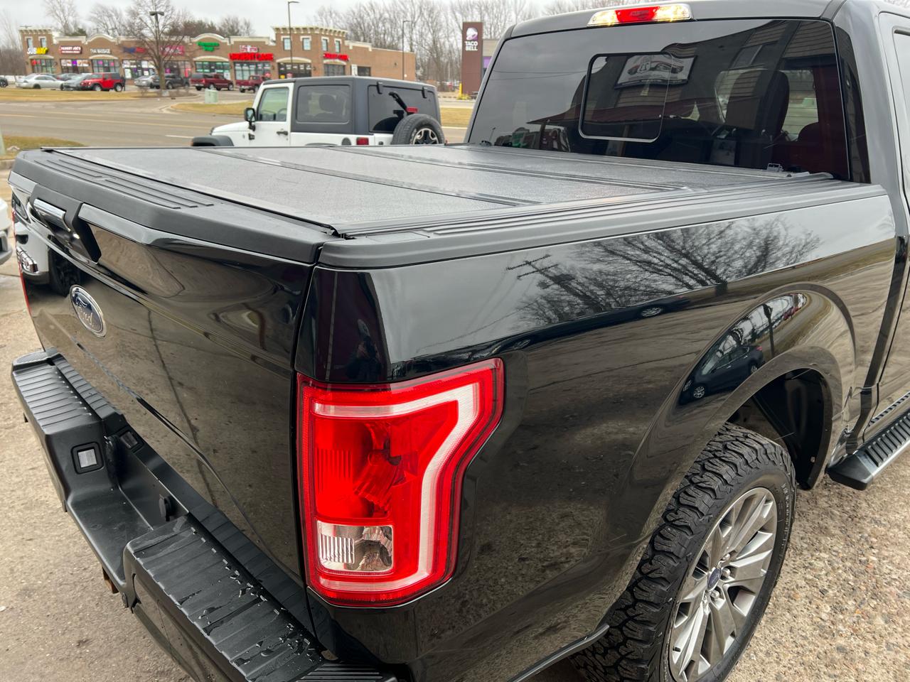 Ford F-150 4WD SuperCrew 145" Lariat 2016