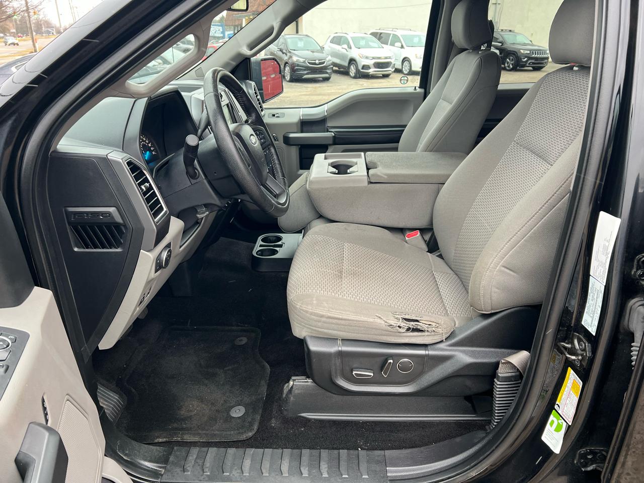 Ford F-150 4WD SuperCrew 145" Lariat 2016