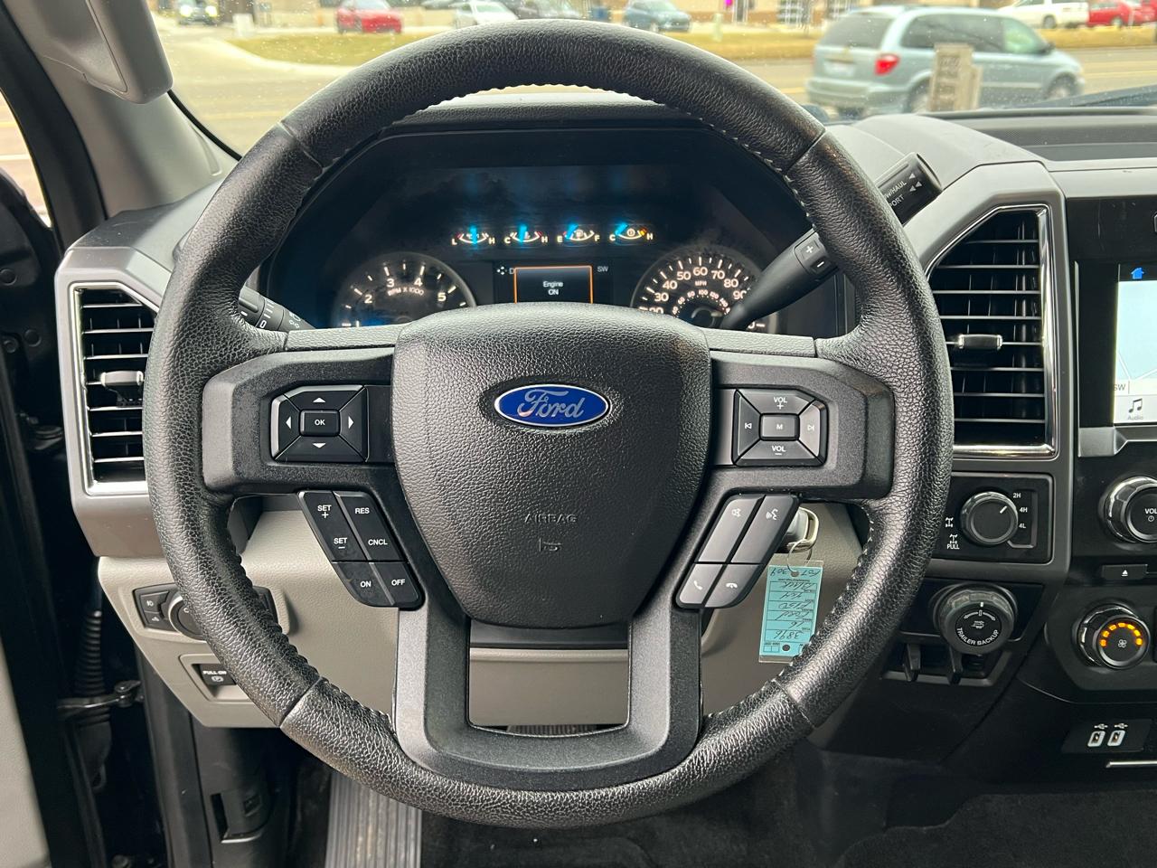 Ford F-150 4WD SuperCrew 145" Lariat 2016