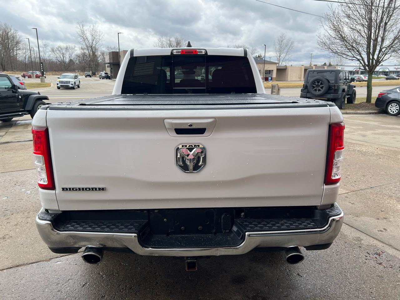 RAM 1500 Big Horn 4x2 Crew Cab 5'7" Box 2022