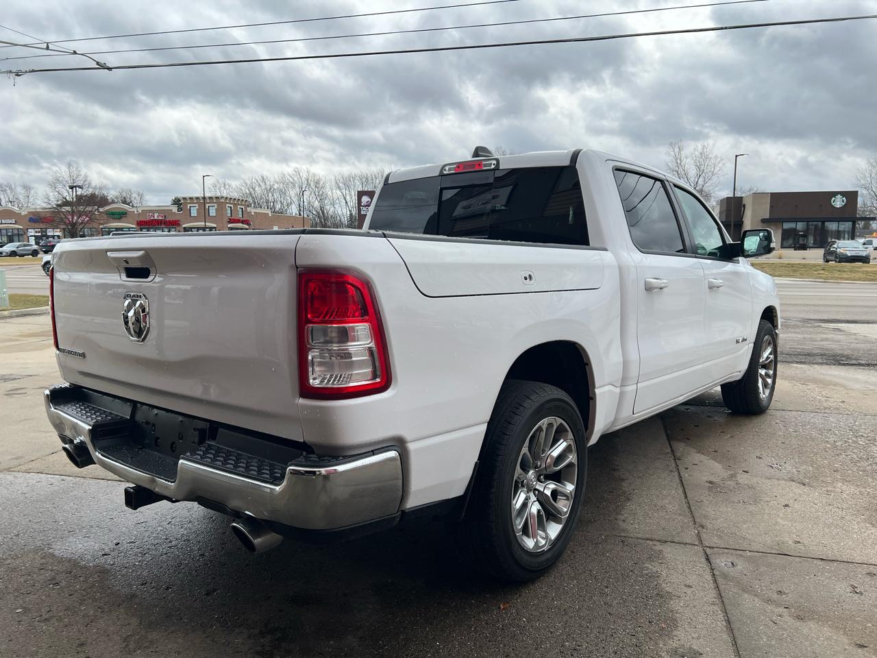 RAM 1500 Big Horn 4x2 Crew Cab 5'7" Box 2022