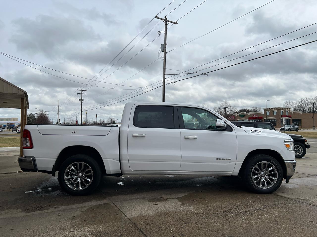 RAM 1500 Big Horn 4x2 Crew Cab 5'7" Box 2022