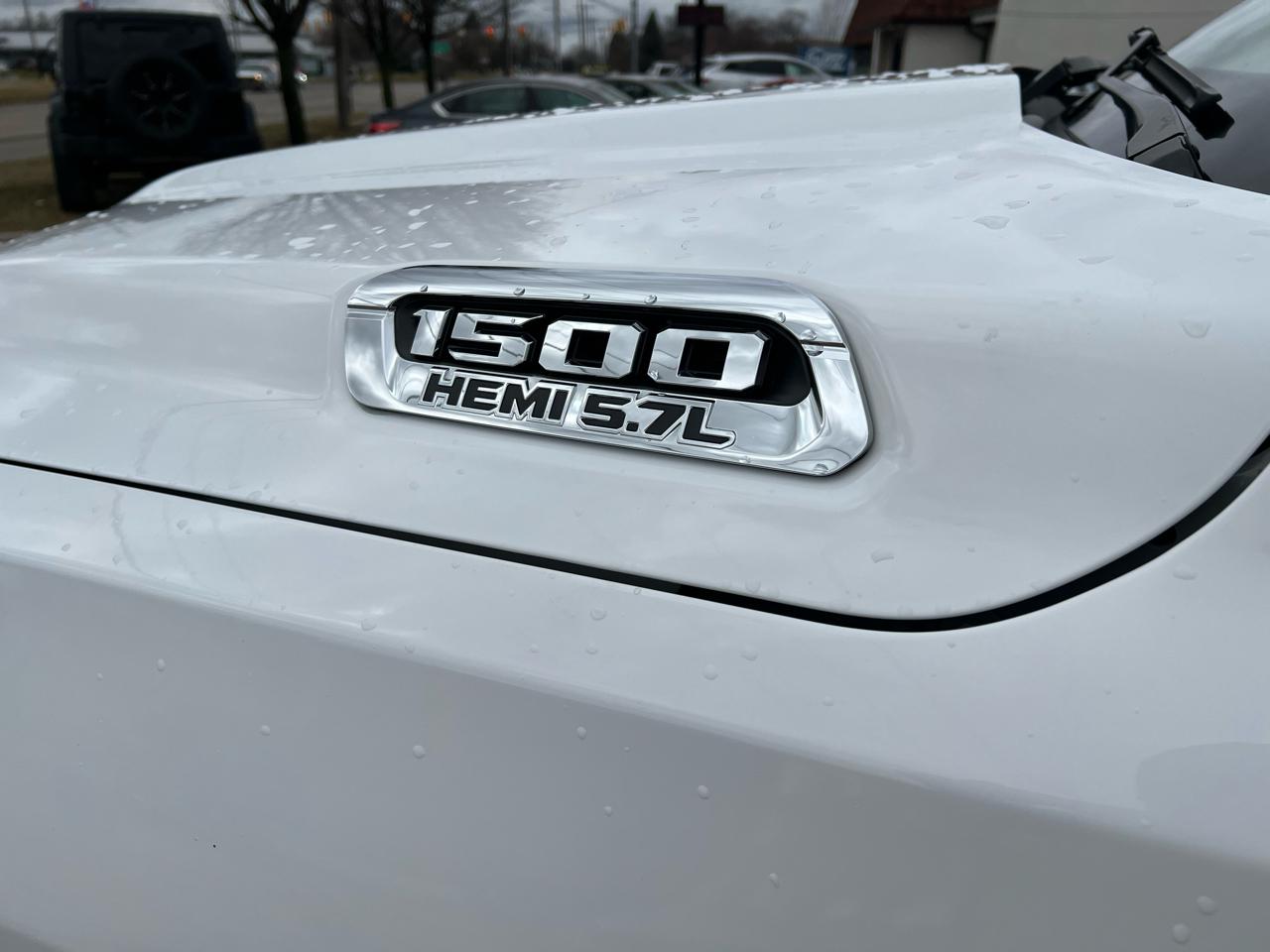 RAM 1500 Big Horn 4x2 Crew Cab 5'7" Box 2022